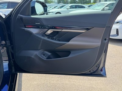 صورة مصغرة 54 لـ 2024 BMW 5 SERIES