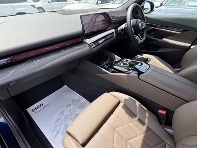 صورة مصغرة 45 لـ 2024 BMW 5 SERIES