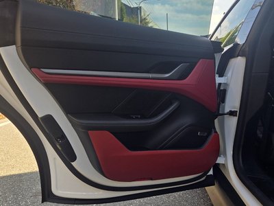 صورة مصغرة 13 لـ 2025 Porsche TAYCAN