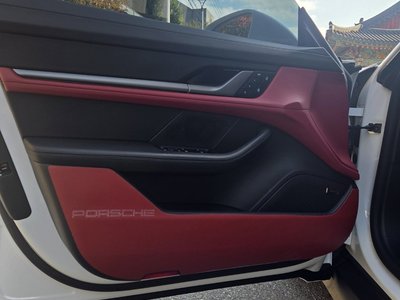 صورة مصغرة 12 لـ 2025 Porsche TAYCAN