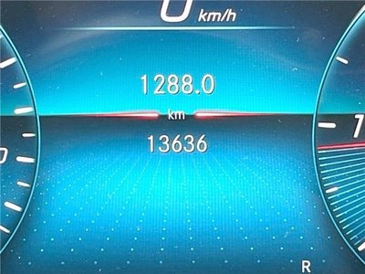 MERCEDES-BENZ GLB - 3