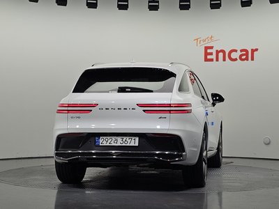 2024 Genesis GV70 photo 3