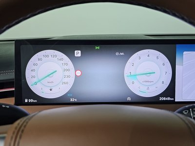 2024 Genesis GV70 photo 8