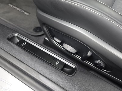 2023 Porsche 911 — миниатюра 16
