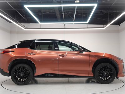صورة 4 لـ 2023 Lexus RZ