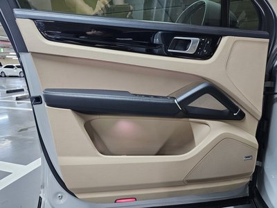 PORSCHE CAYENNE - 10