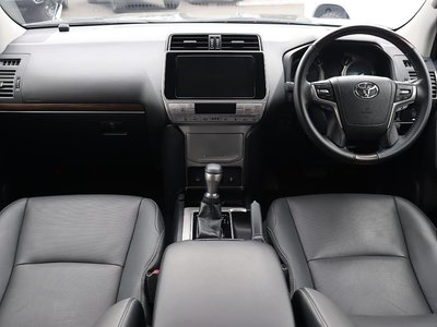 2023 Toyota LAND CRUISER PRADO — миниатюра 11