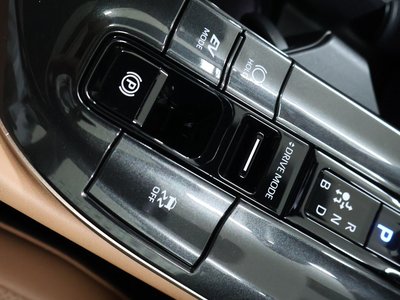 صورة مصغرة 16 لـ 2024 Toyota CROWN SPORT