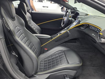 2021 Ferrari ROMA — миниатюра 16