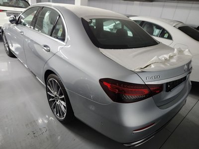 MERCEDES-BENZ E-CLASS - 4