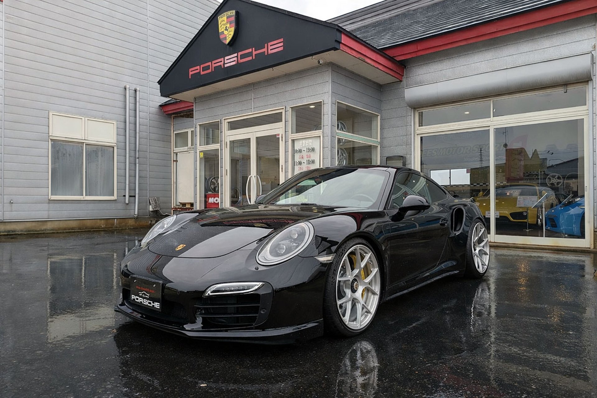 PORSCHE 911 - View 1