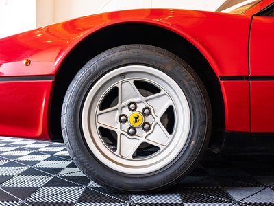 1983 Ferrari 308 GTS 照片 16