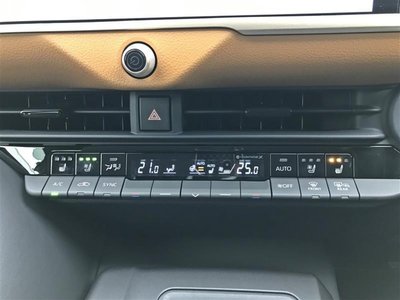 TOYOTA CROWN CROSSOVER - 10