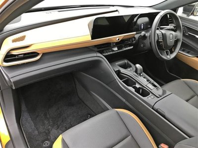 TOYOTA CROWN CROSSOVER - 5