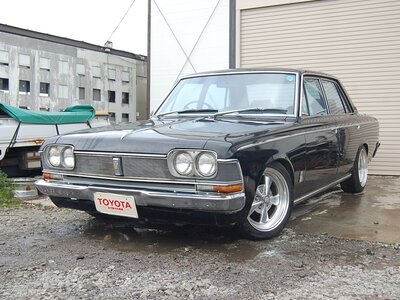 TOYOTA CROWN