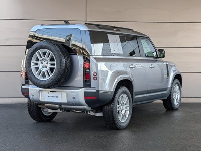 LAND ROVER DEFENDER - 10