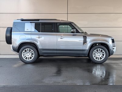 LAND ROVER DEFENDER - 9