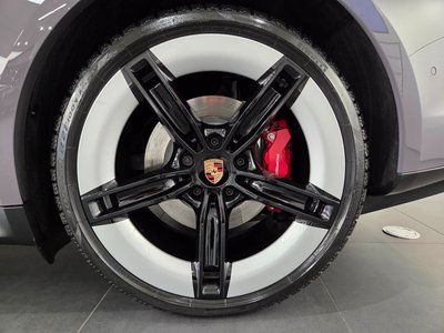 PORSCHE TAYCAN - 6