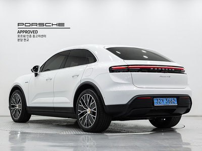 PORSCHE MACAN - 5