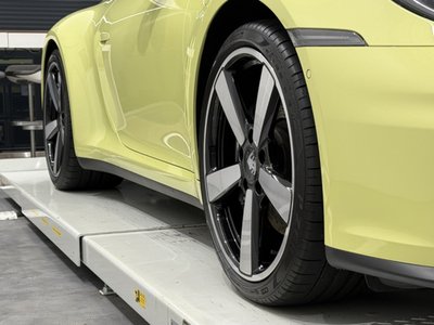 PORSCHE 911 - 7