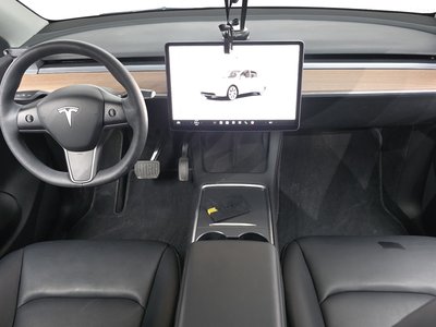 TESLA MODEL Y - 5