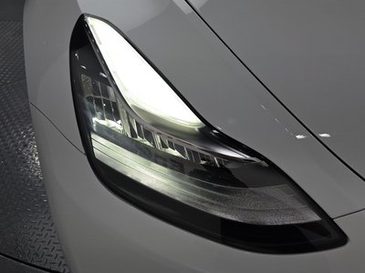 TESLA MODEL Y - 9
