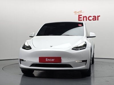 TESLA MODEL Y - 2