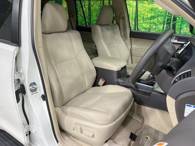 TOYOTA LAND CRUISER PRADO - 9