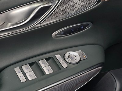 2023 Genesis GV70 — миниатюра 23