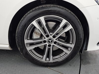 MERCEDES-BENZ E-CLASS - 6