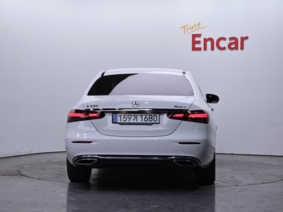 MERCEDES-BENZ E-CLASS - 4