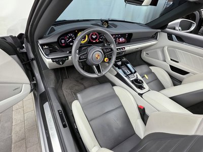 2022 Porsche 911 — миниатюра 27