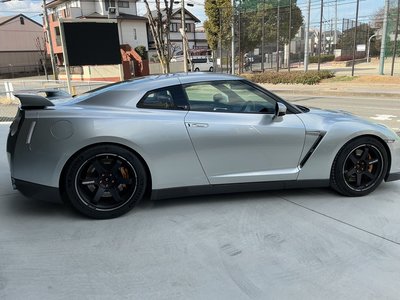 NISSAN GT-R - 4