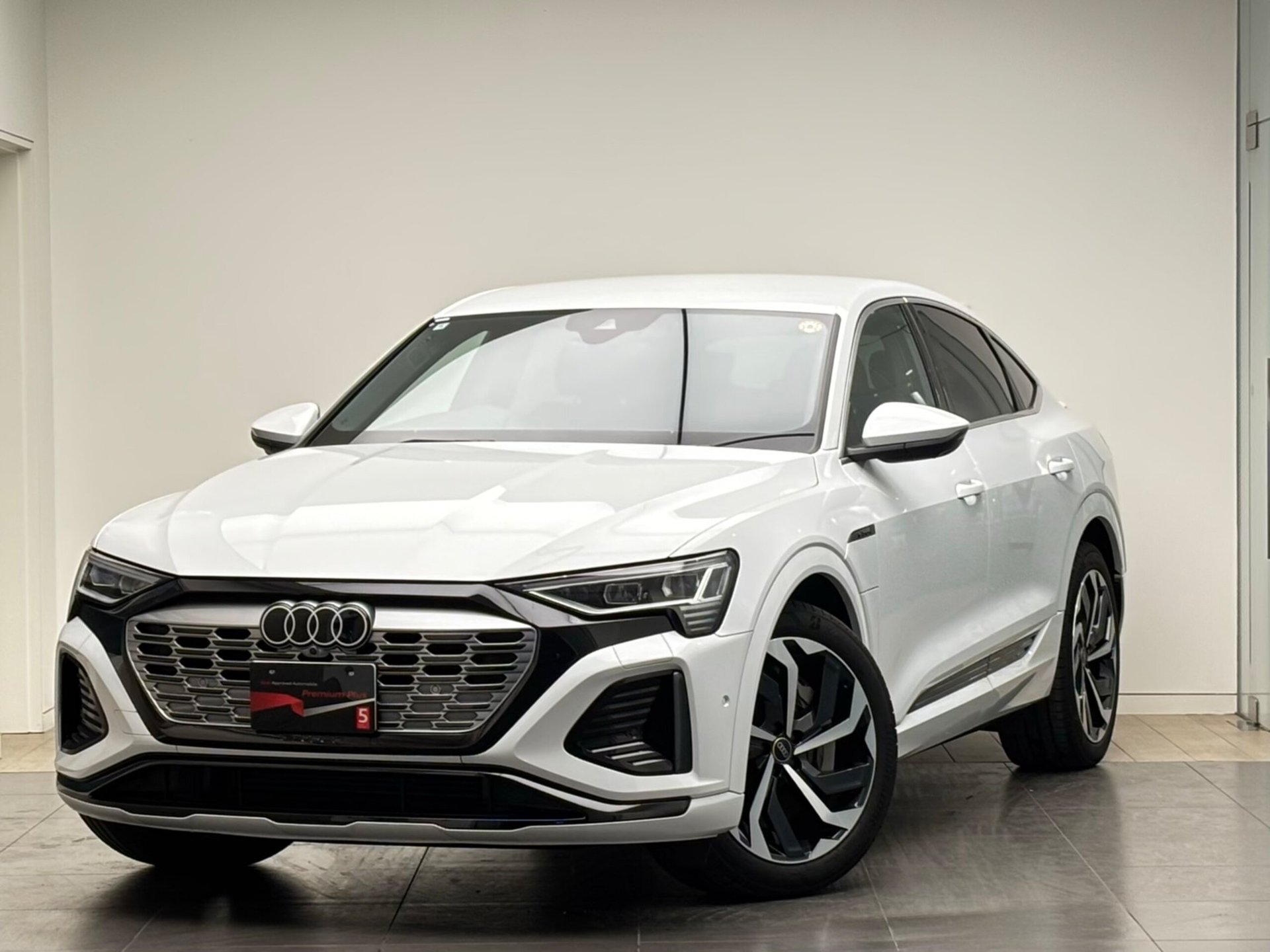 AUDI Q8 SPORTBACK E-TRON - View 1
