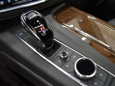 2024 Cadillac ESCALADE — миниатюра 16