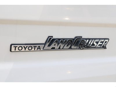 2014 Toyota LAND CRUISER 70 — миниатюра 28