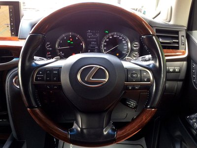 صورة مصغرة 32 لـ 2016 Lexus LX