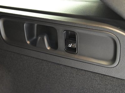 صورة مصغرة 32 لـ 2025 MERCEDES-BENZ C-CLASS
