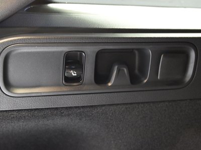 صورة مصغرة 31 لـ 2025 MERCEDES-BENZ C-CLASS
