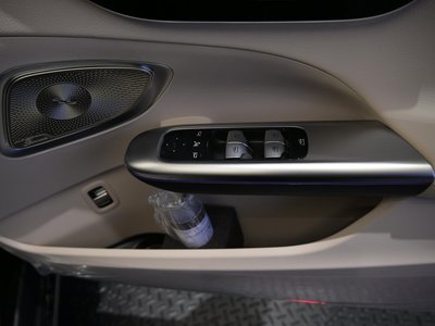 صورة مصغرة 29 لـ 2025 MERCEDES-BENZ C-CLASS