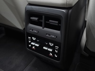 2025 Porsche MACAN 缩略图 31