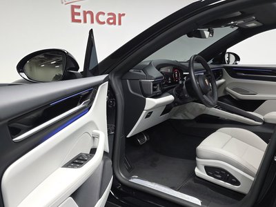 2025 Porsche MACAN 缩略图 14