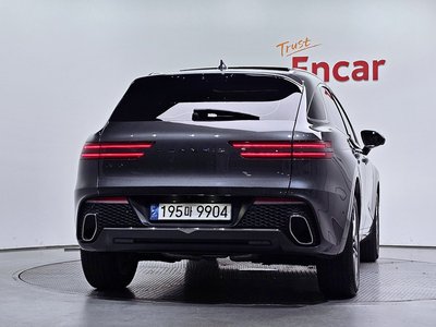 صورة 3 لـ 2022 Genesis GV70