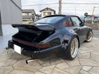 PORSCHE 911 - 8