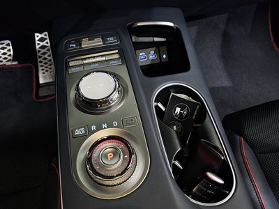 2021 Genesis GV70 — миниатюра 12
