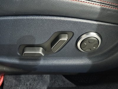 2021 Genesis GV70 — миниатюра 35