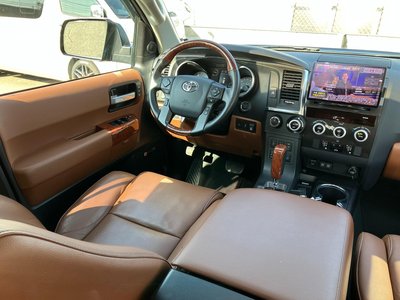 TOYOTA SEQUOIA - 2