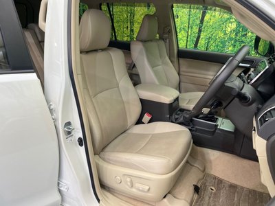 TOYOTA LAND CRUISER PRADO - 8