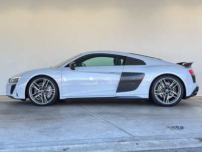 AUDI R8 - 8