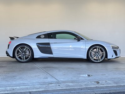 AUDI R8 - 9